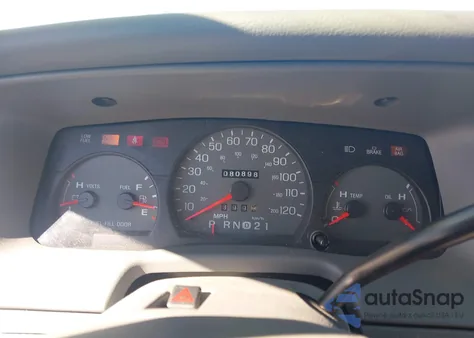 2004 Mercury Grand Marquis Gs z USA, uszkodzony, nr VIN 2MEFM74W24X601454